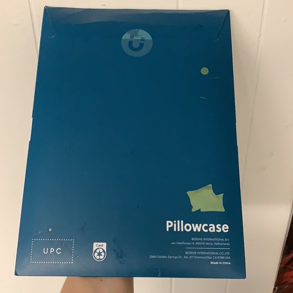 green Satin/ silk pillowcases - Picture 2 of 3